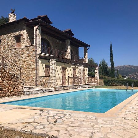 Luxurious Maisonette In The Countryside With A Pool 칼라브리타 외부 사진
