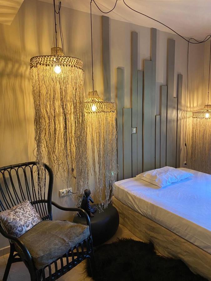 Luxurious Maisonette In The Countryside With A Pool 칼라브리타 외부 사진