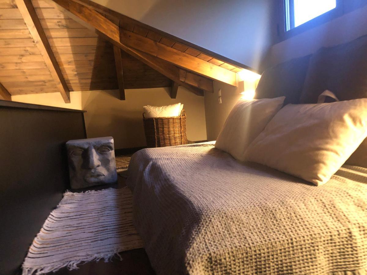 Luxurious Maisonette In The Countryside With A Pool 칼라브리타 외부 사진