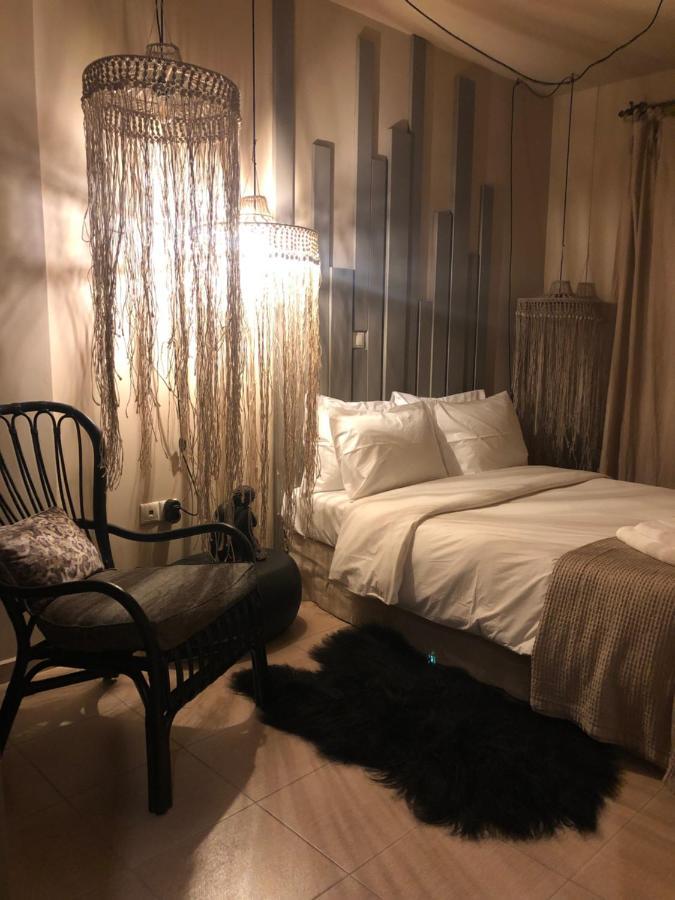 Luxurious Maisonette In The Countryside With A Pool 칼라브리타 외부 사진